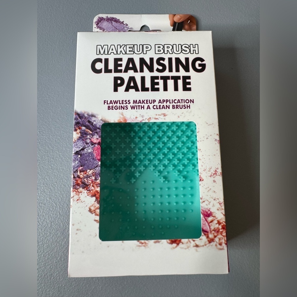 Makeup Brush Cleansing Palette - Teal Silicone Brush Cleaner rubber textured